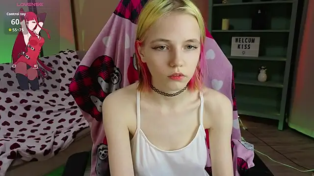 Snapshot of MitaSide chatting on November 2025 03:49:01 PM MitaSide online show from November 2025 03:49:01 PM