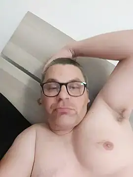 Snapshot of fredo75000 chatting on October 2025 09:37:01 PM fredo75000 online show from October 2025 09:37:01 PM