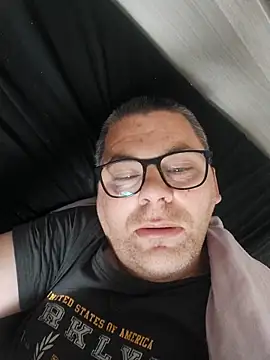 Snapshot of fredo75000 chatting on October 2025 09:43:02 AM fredo75000 online show from October 2025 09:43:02 AM