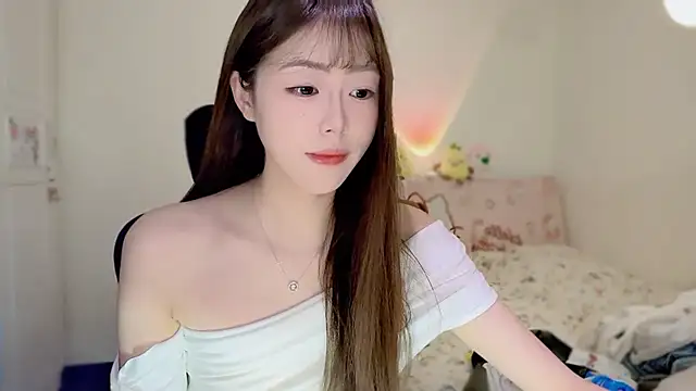 Onecutelittle online show from November 2025 01:05:02 AM