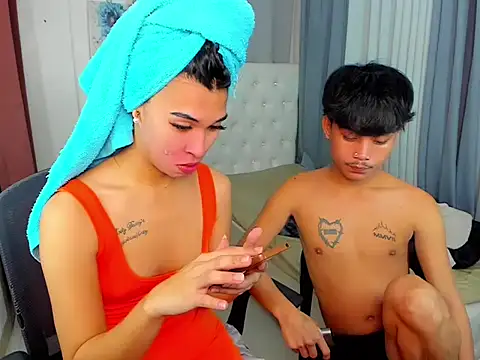 Snapshot of hardcocktwink chatting on November 2025 04:40:01 PM hardcocktwink online show from November 2025 04:40:01 PM