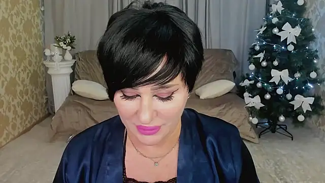 Snapshot of KiraTempt chatting on December 2025 11:49:02 AM KiraTempt online show from December 2025 11:49:02 AM