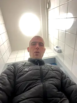 Rotteei1 online show from November 2025 09:42:02 AM