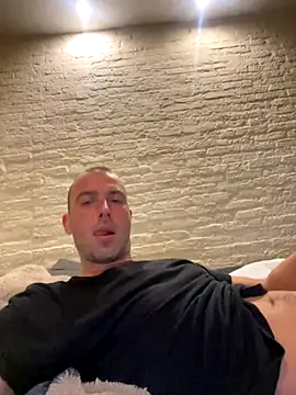 Rotteei1 online show from November 2025 07:04:02 PM