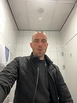 Rotteei1 online show from December 2025 01:09:01 PM