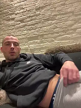 Rotteei1 online show from February 2026 06:22:02 PM