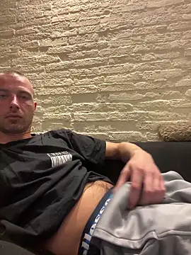 Rotteei1 online show from March 2026 06:56:01 PM