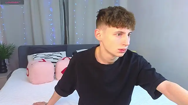 crisp1n online show from November 2025 02:52:02 PM