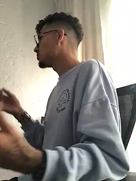 Snapshot of tian_doyt69 chatting on February 2026 09:44:02 PM tian doyt69 online show from February 2026 09:44:02 PM