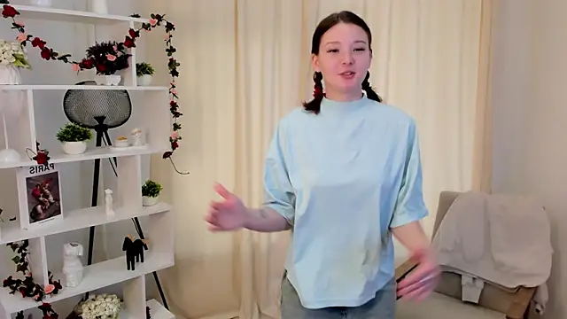 Snapshot of TeressaGimar chatting on October 2025 06:47:01 AM TeressaGimar online show from October 2025 06:47:01 AM