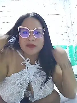 Snapshot of celeste122595 chatting on May 2026 04:10:02 AM celeste122595 online show from May 2026 04:10:02 AM