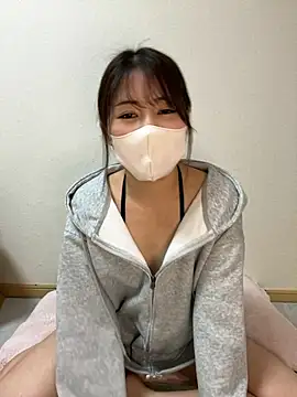 Snapshot of Rui_87 chatting on November 2025 01:17:02 AM Rui 87 online show from November 2025 01:17:02 AM