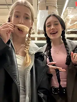 Snapshot of kira_mia chatting on December 2025 03:51:01 PM kira mia online show from December 2025 03:51:01 PM