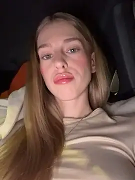 Snapshot of kira_mia chatting on January 2026 04:43:01 PM kira mia online show from January 2026 04:43:01 PM