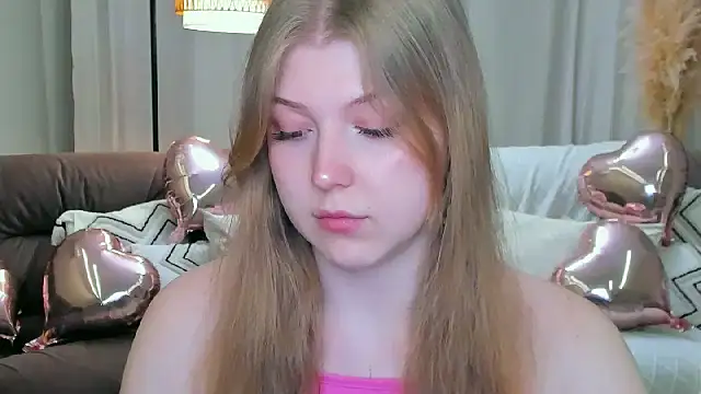 Stella Light online show from April 2026 07:12:02 PM