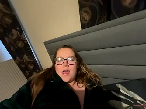 Snapshot of Scarletcum22 chatting on December 2025 08:19:01 AM Scarletcum22 online show from December 2025 08:19:01 AM