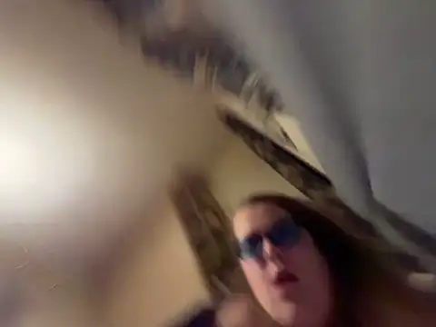 Snapshot of Scarletcum22 chatting on January 2026 07:22:01 AM Scarletcum22 online show from January 2026 07:22:01 AM