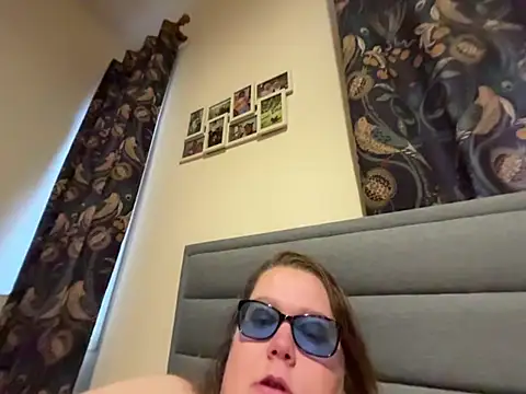 Snapshot of Scarletcum22 chatting on February 2026 08:24:02 AM Scarletcum22 online show from February 2026 08:24:02 AM