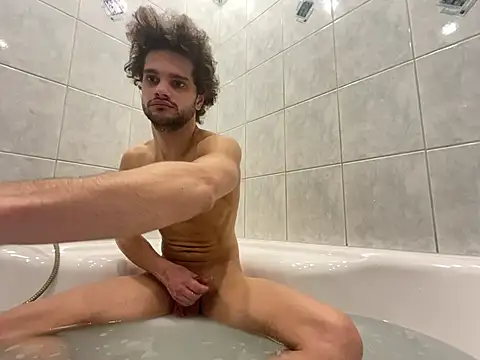 youngboyformommy24 online show from April 2026 07:00:01 PM