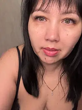 Love  Mom online show from November 2025 04:40:01 AM