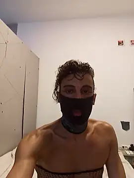 sbronzo1983 online show from May 2026 12:41:02 AM