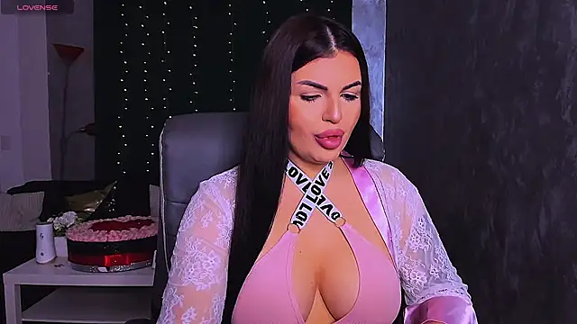 RheaLynn online show from November 2025 10:09:01 PM