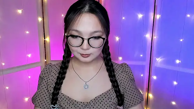 Nikki-awesome online show from November 2025 04:28:02 PM