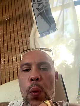 gitanoMad online show from November 2025 12:52:01 PM