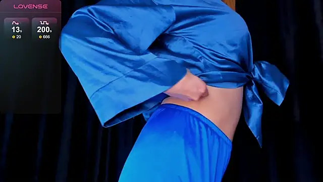 naomi hayess online show from October 2025 03:20:02 AM