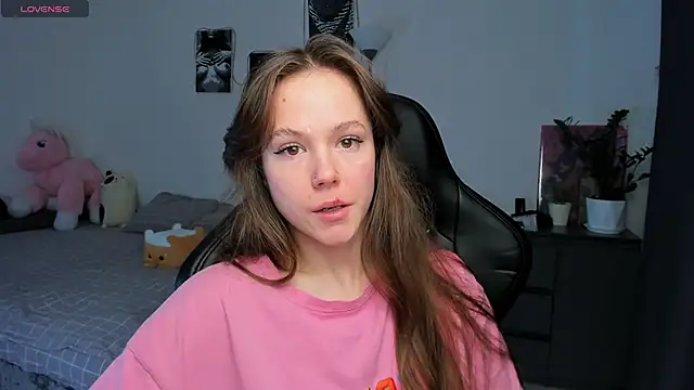 cute little Emily online show from November 2025 05:07:01 AM