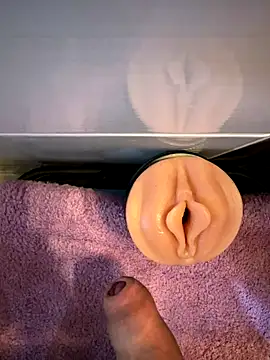 iCum uCum online show from October 2025 02:56:02 PM