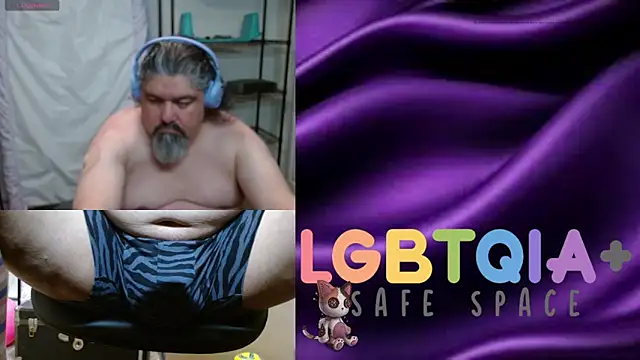 Snapshot of geekycastillo chatting on March 2026 04:40:02 AM geekycastillo online show from March 2026 04:40:02 AM