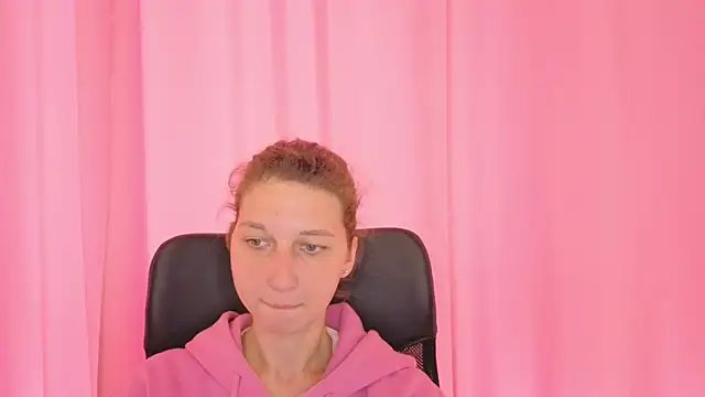 CuteEllii online show from October 2025 10:11:02 AM