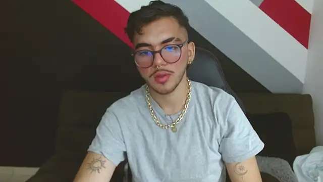 Zac Golden online show from November 2025 11:37:01 PM