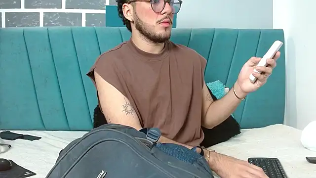 Zac Golden online show from December 2025 12:01:02 PM