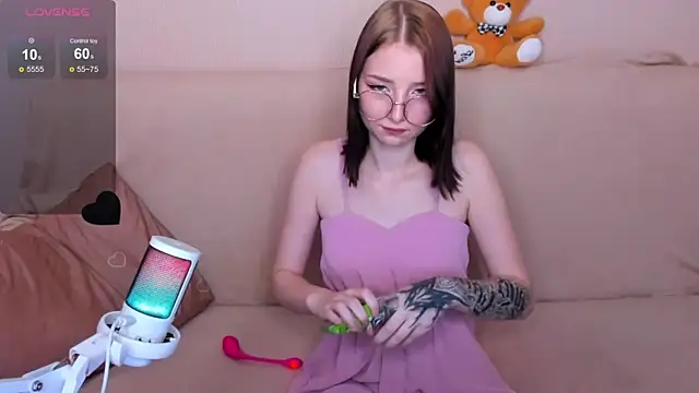 NaughtyBunny1  online show from October 2025 06:30:01 AM