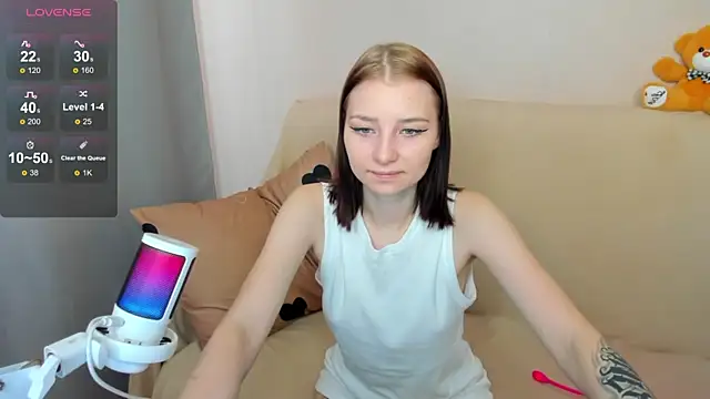 NaughtyBunny1  online show from October 2025 06:06:02 AM