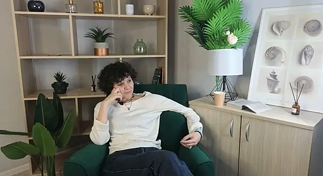 Snapshot of PhebeCharron chatting on October 2025 03:13:01 PM PhebeCharron online show from October 2025 03:13:01 PM