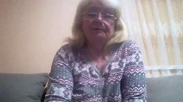 AmyLove353 online show from May 2026 09:00:02 PM