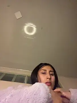 Snapshot of Violeet-Smith chatting on November 2025 07:09:01 AM Violeet-Smith online show from November 2025 07:09:01 AM