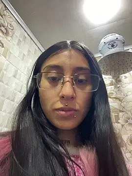 Snapshot of Violeet-Smith chatting on November 2025 05:50:02 PM Violeet-Smith online show from November 2025 05:50:02 PM