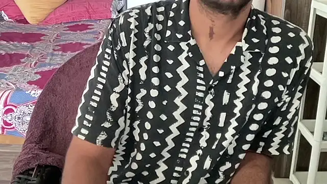 Snapshot of MakeMeAwareAah chatting on October 2025 04:40:02 AM MakeMeAwareAah online show from October 2025 04:40:02 AM