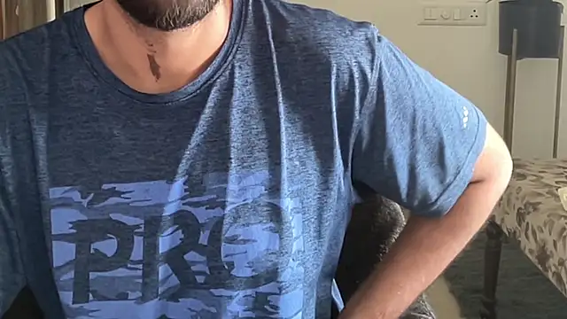 Snapshot of MakeMeAwareAah chatting on November 2025 05:43:01 AM MakeMeAwareAah online show from November 2025 05:43:01 AM