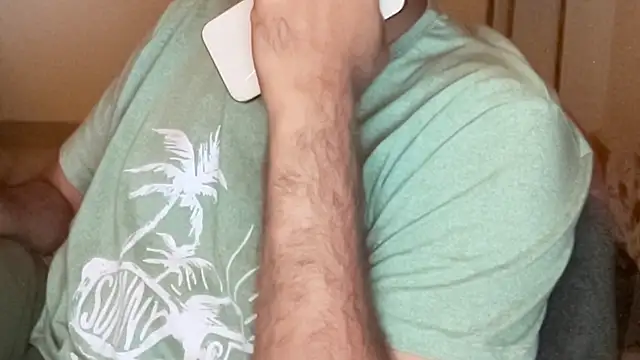 Snapshot of MakeMeAwareAah chatting on December 2025 07:23:02 PM MakeMeAwareAah online show from December 2025 07:23:02 PM