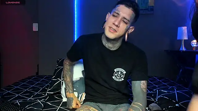 cleoo jhonny online show from April 2026 05:52:01 AM