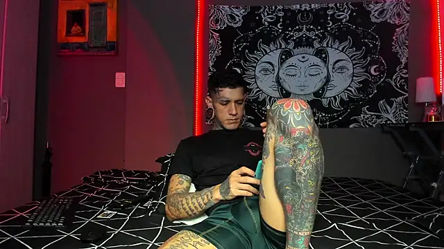 cleoo jhonny online show from April 2026 03:05:01 AM