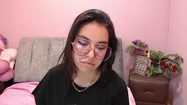 Snapshot of AbbiieMonroe chatting on December 2025 07:41:02 PM AbbiieMonroe online show from December 2025 07:41:02 PM