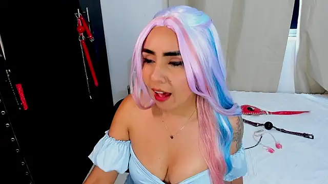 Emilyvalk  online show from February 2026 09:44:01 PM