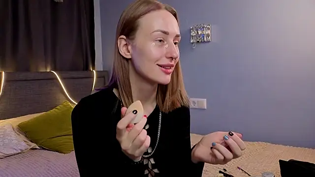 Snapshot of ZolaDickmann chatting on November 2025 08:15:02 AM ZolaDickmann online show from November 2025 08:15:02 AM