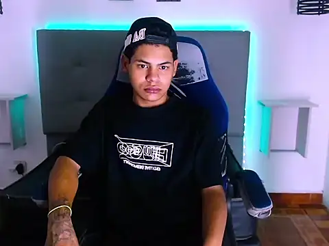 Yordi Alpha online show from December 2025 06:39:02 AM